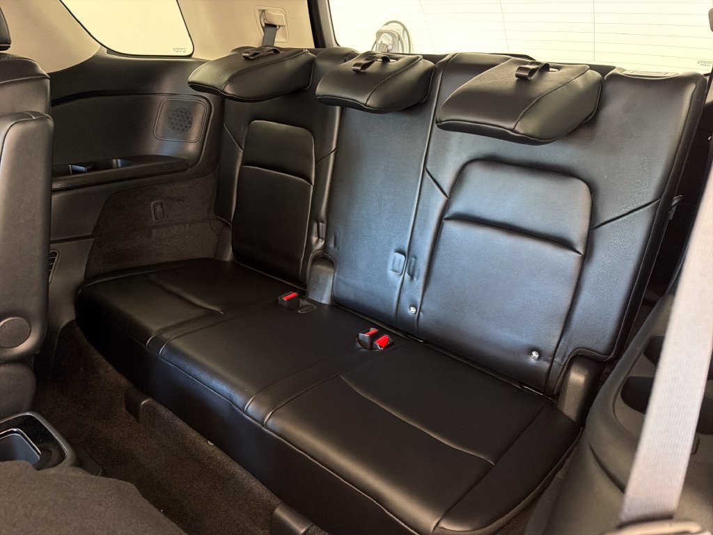 Used 2024 2t Gry Blk Roof Nissan Platinum image 32