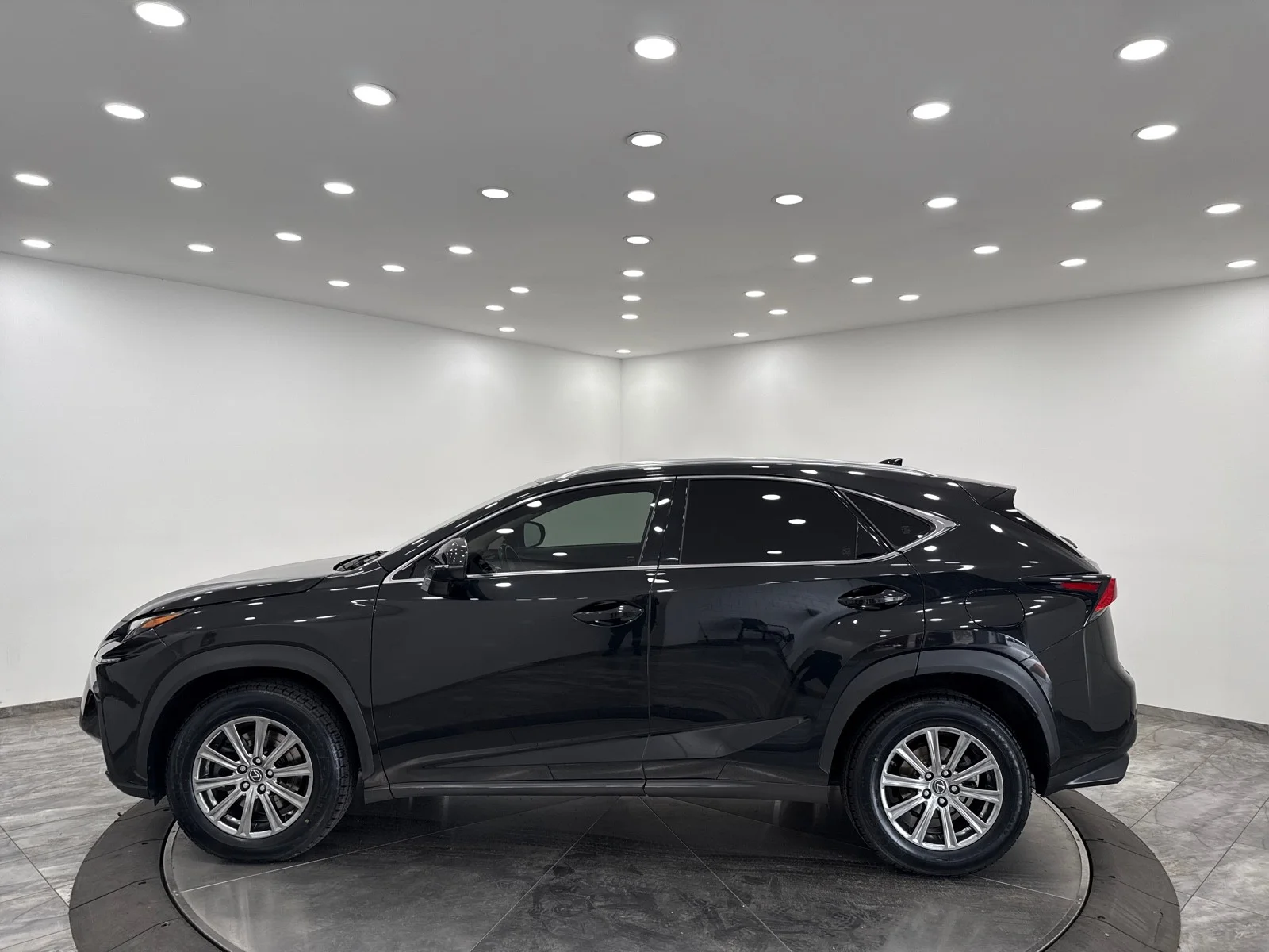 Used 2019 Caviar Lexus 300 FWD image 4