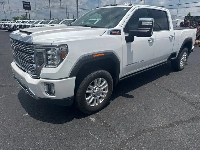 Used 2022 White GMC Denali image 2
