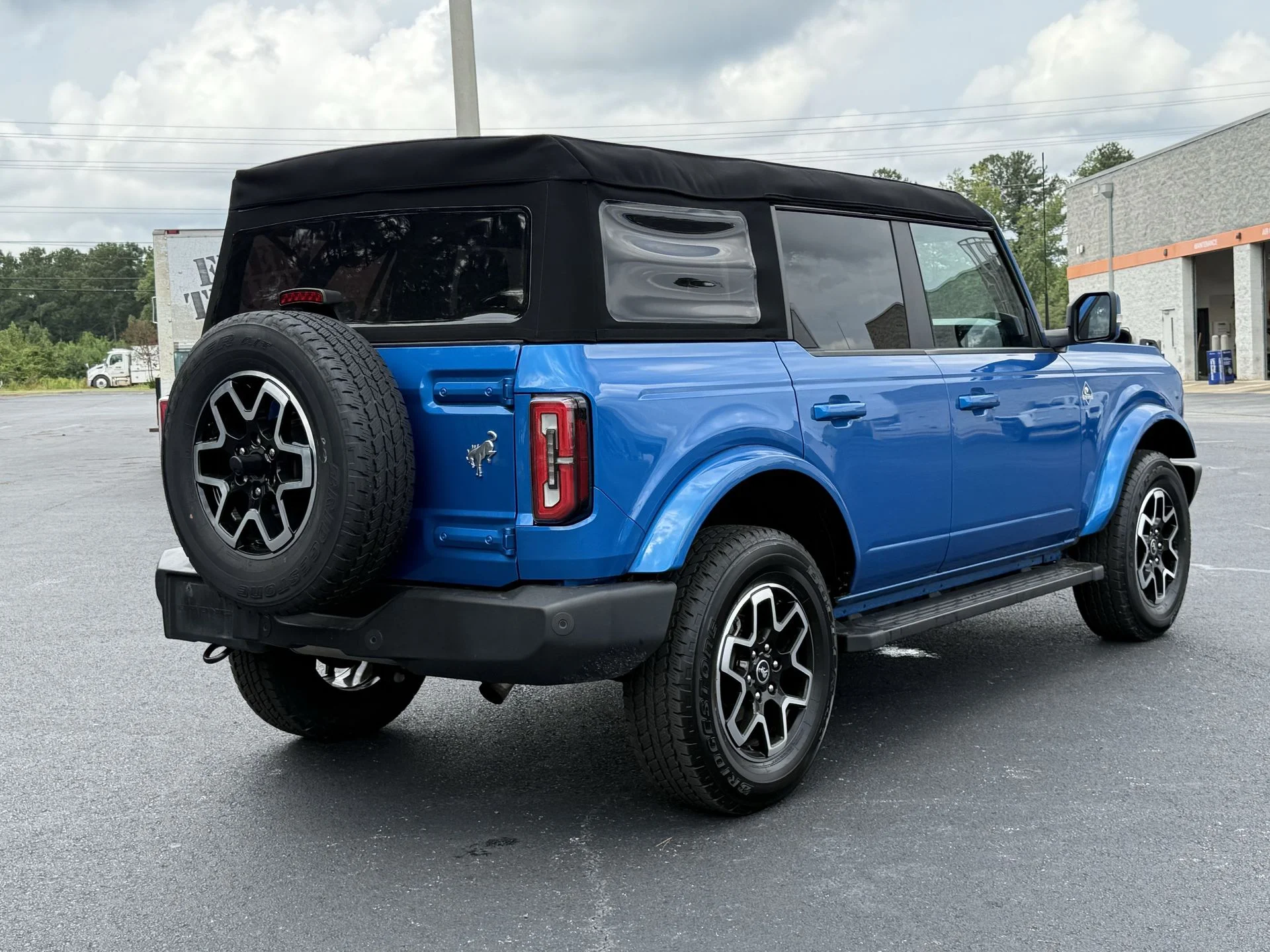 Used 2023 Velocity Blue Metallic Ford Outer Banks image 19