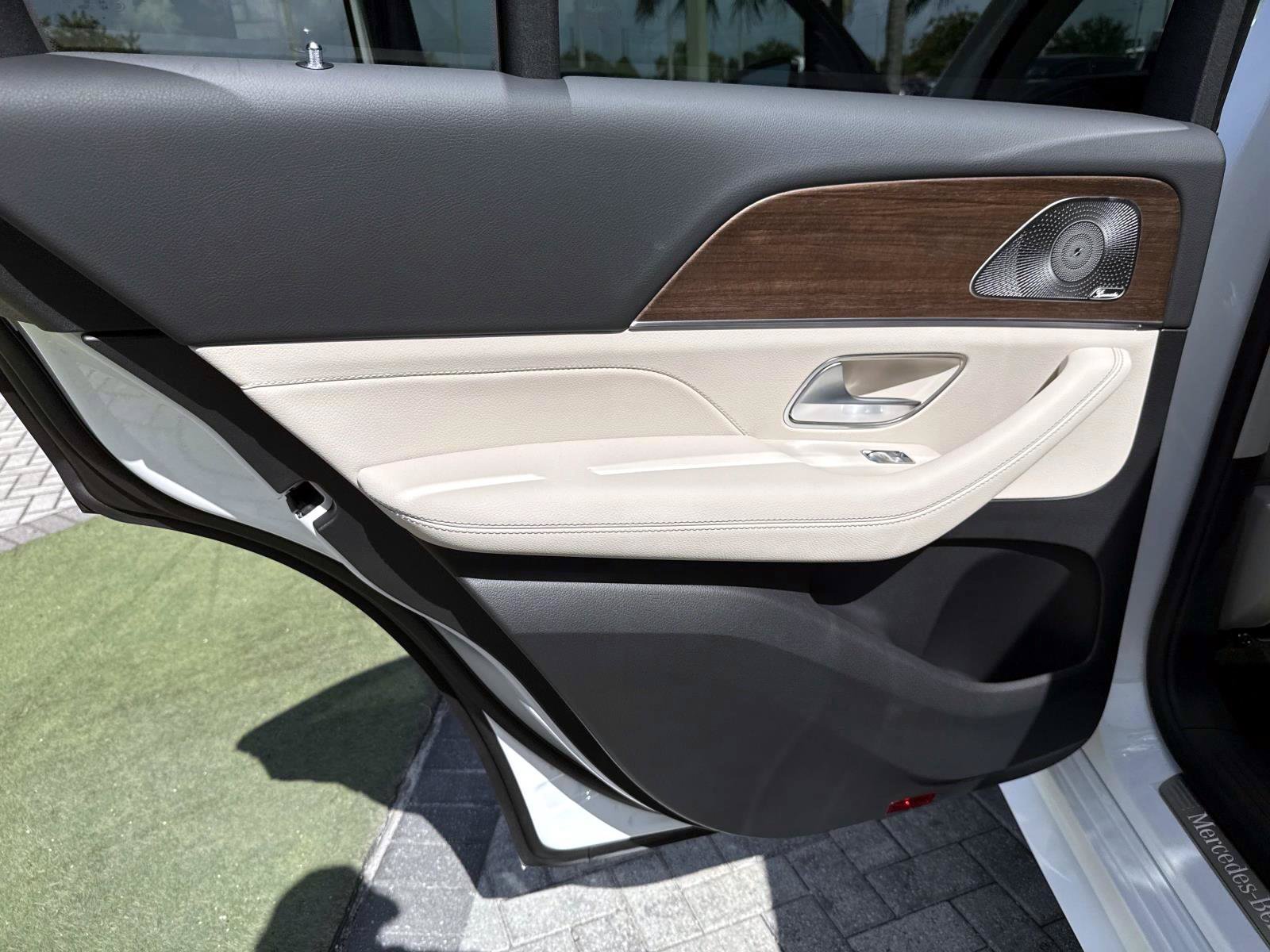New 2026 Polar White Mercedes-Benz 350 4MATIC® SUV image 12