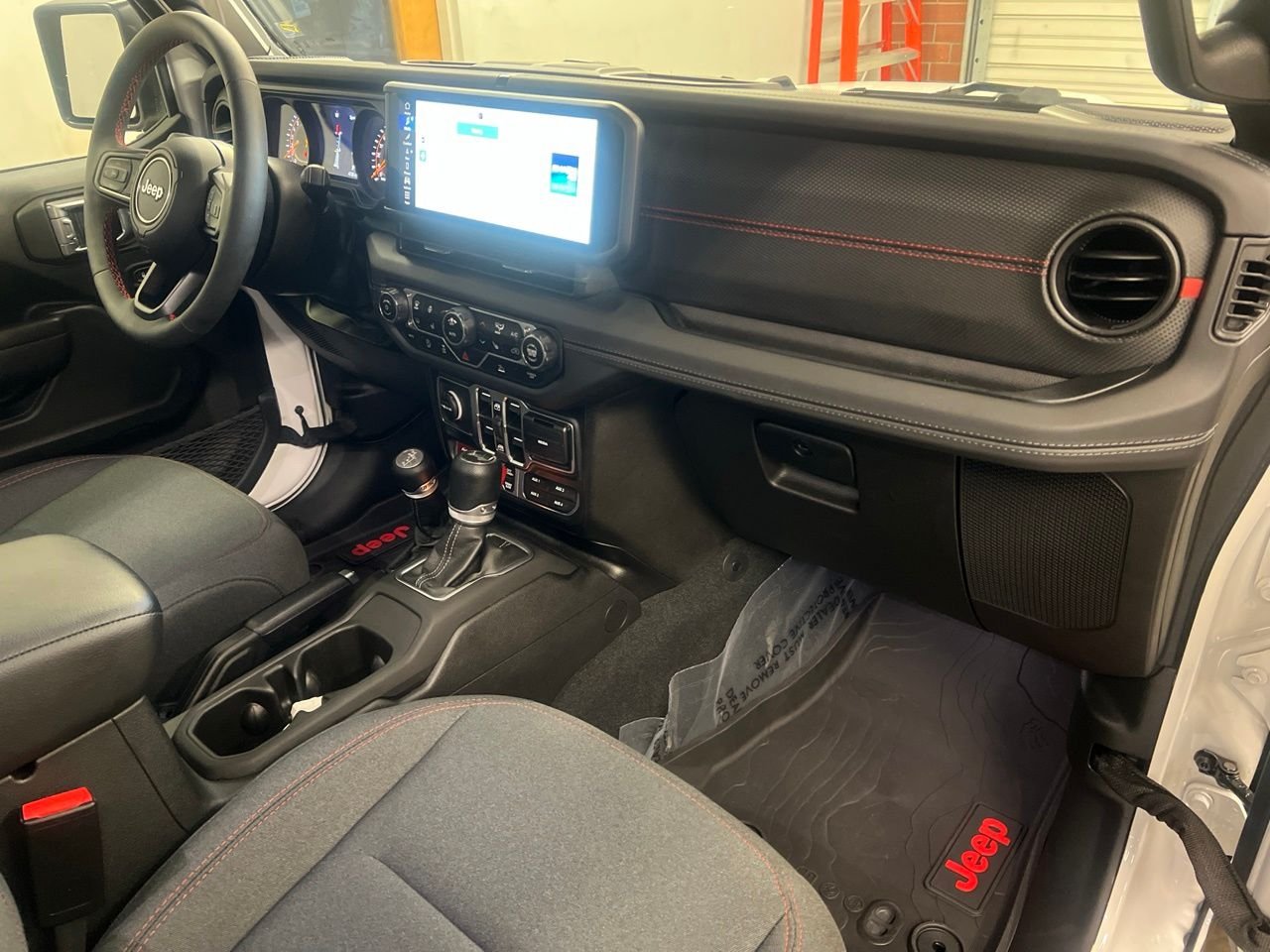 Used 2024 White Jeep Rubicon image 24