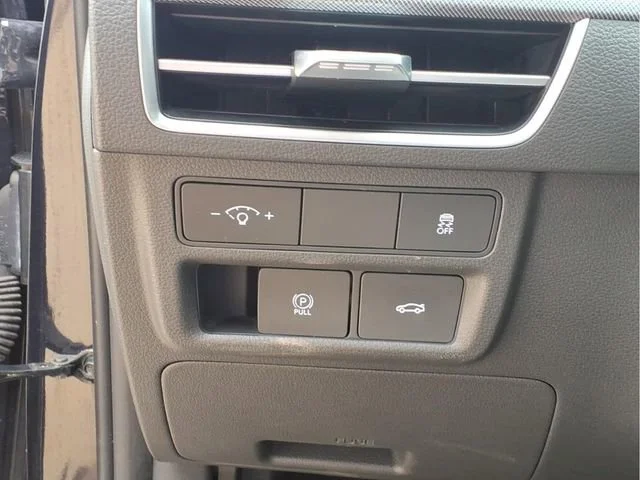 Used 2024  Hyundai SEL image 15