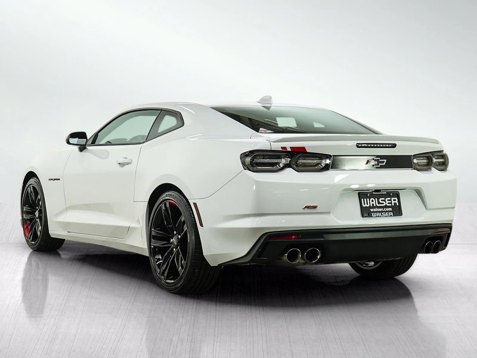 Used 2024 Summit White Chevrolet 2LT image 3