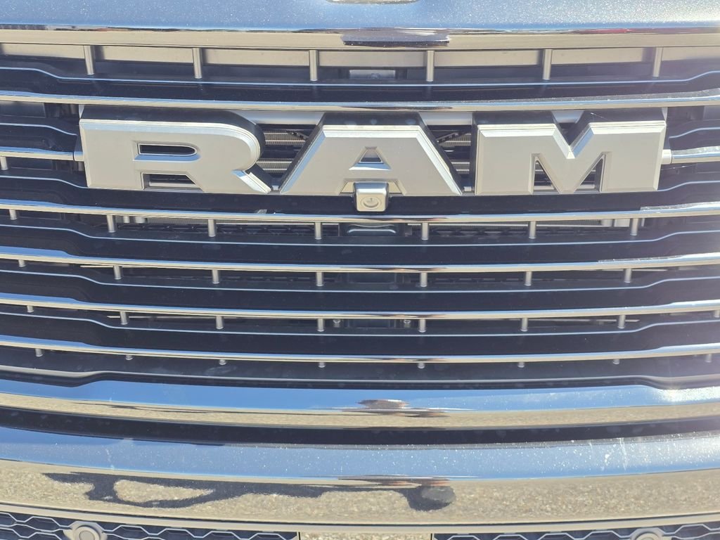 New 2026 Diamond Black Crystal Pearl-Coat Exterior Paint RAM Laramie image 3