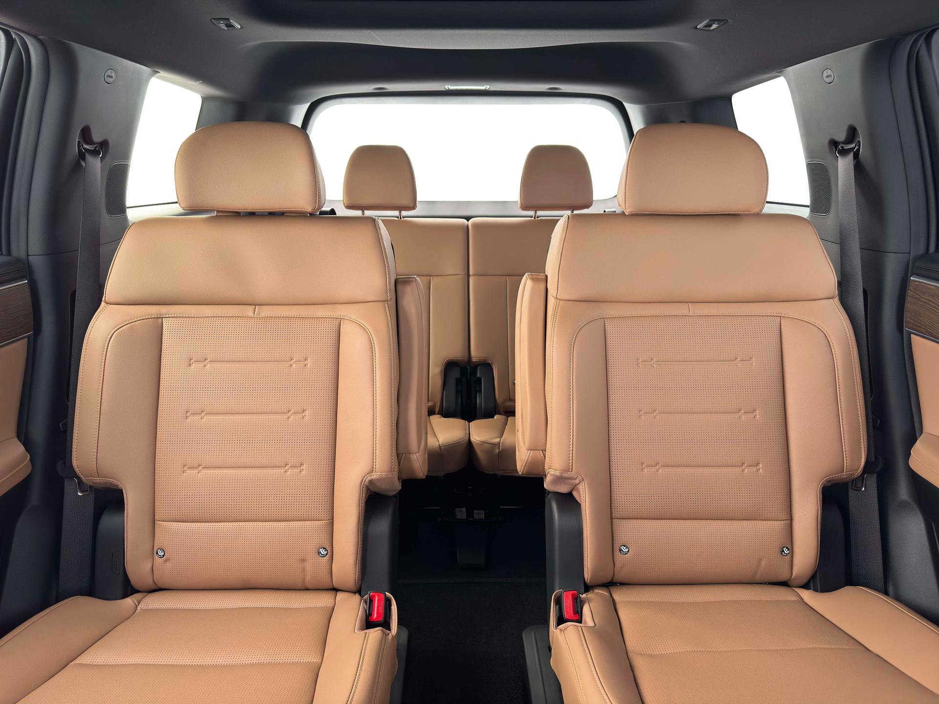 New 2026 Serenity White Hyundai Limited 6P image 16