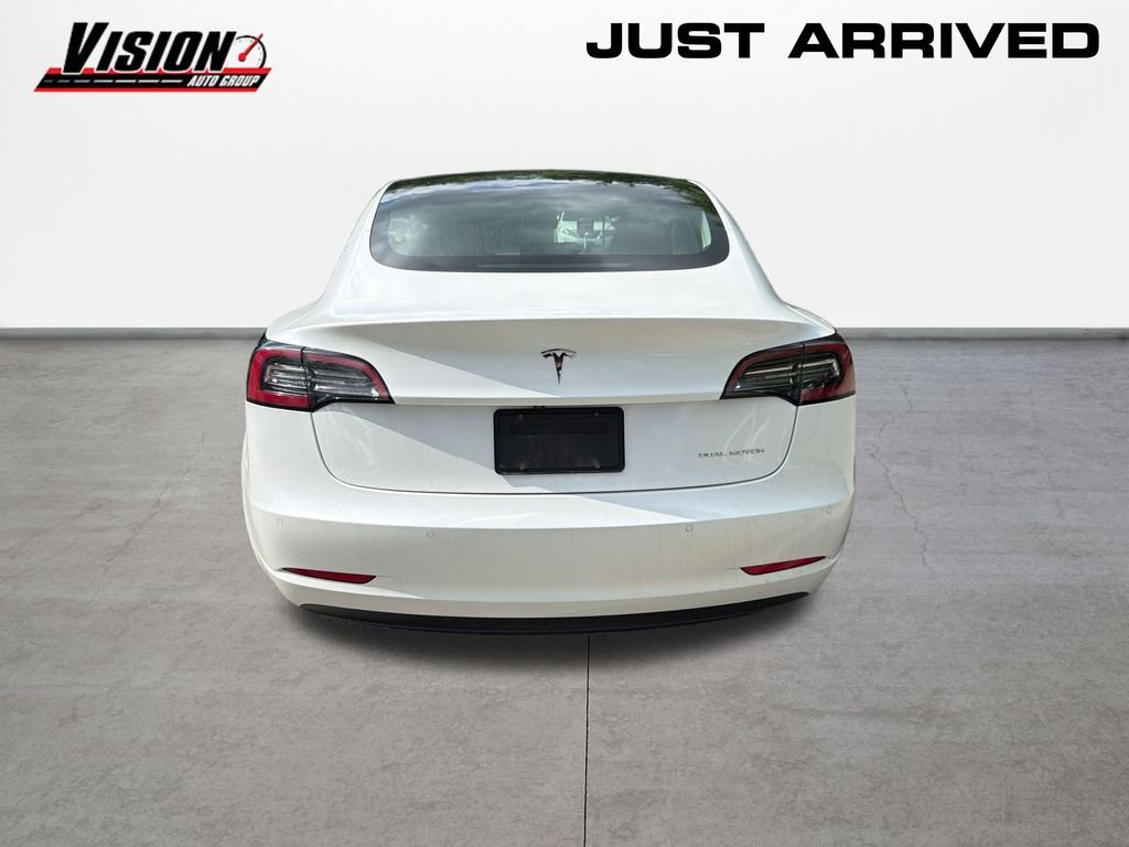 Used 2019  Tesla  image 6