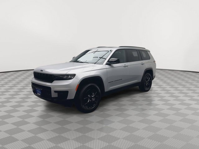 Used 2025 Silver Zynith Jeep Altitude X image 37