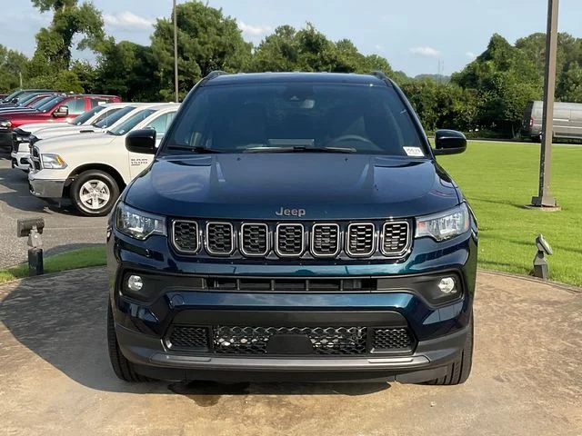 New 2026 Fathom Blue Pearl Coat Jeep Latitude image 2