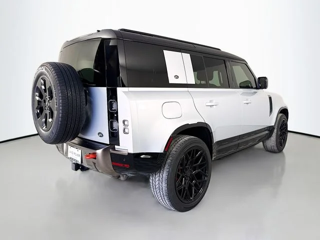 Used 2021 Hakuba Silver Metallic Land Rover X image 5
