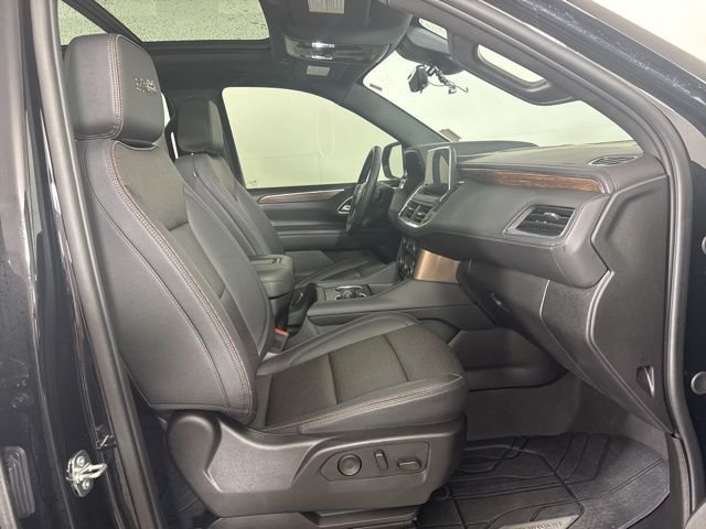 Used 2023 Black Chevrolet High Country image 4