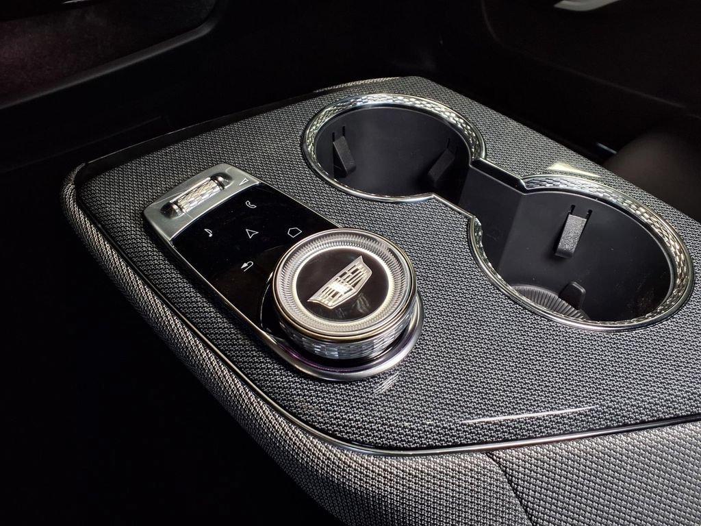 2027 Cadillac OPTIQ Sport - Photo 18