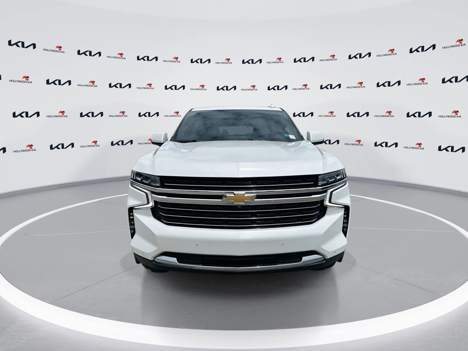 Used 2021 Iridescent Pearl Tricoat Chevrolet LT image 3