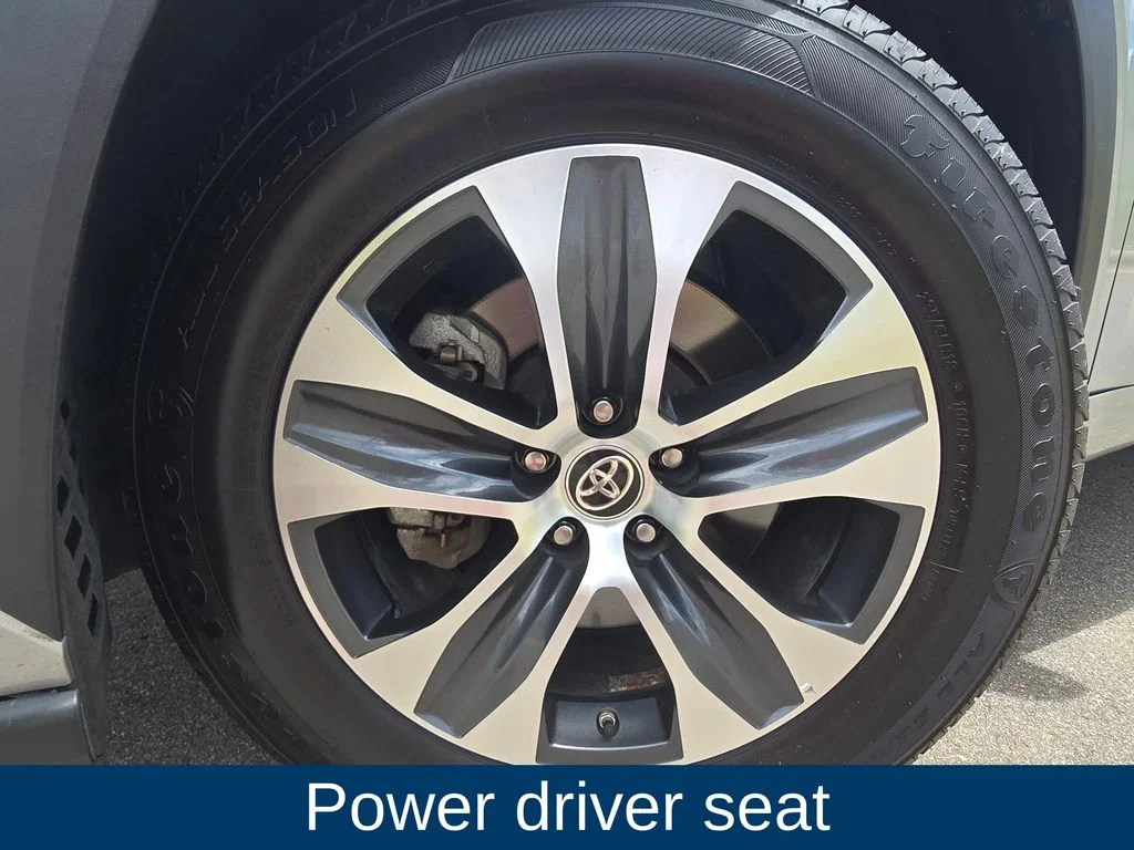 Used 2024 Silver Toyota XLE image 8