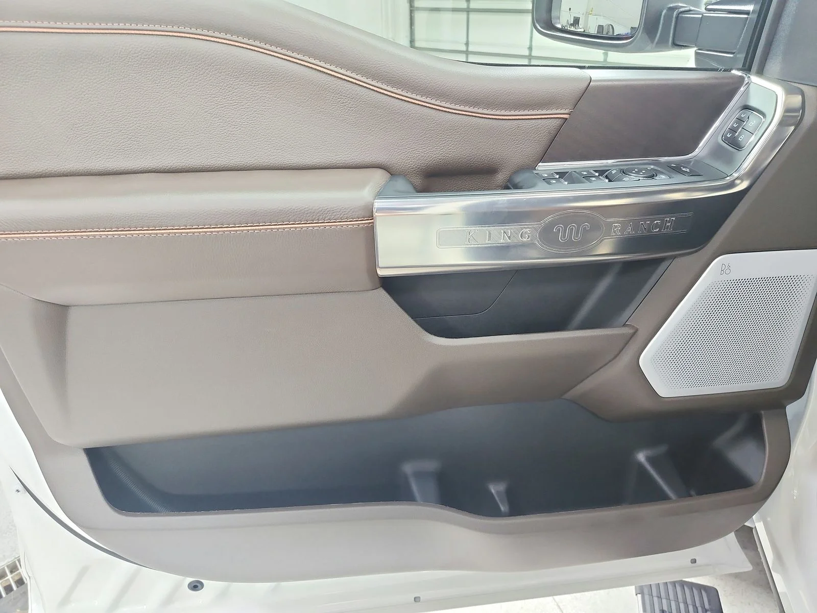 New 2026 Star White Metallic Tri-Coat Ford F-250® King Ranch® image 42