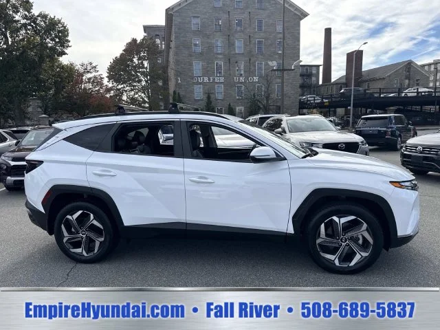 Certified Used 2024 White Hyundai SEL image 3