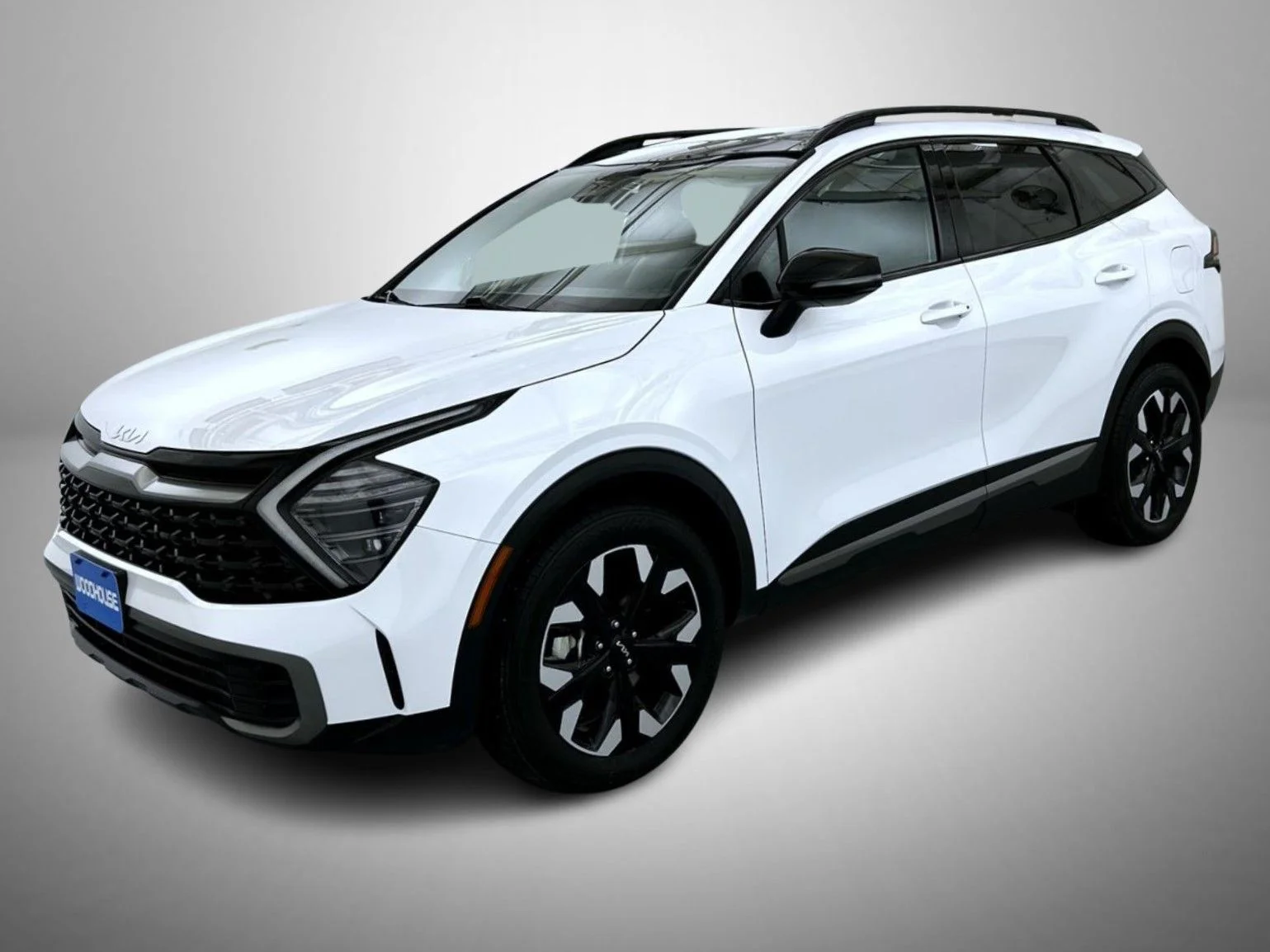 Used 2024 White Kia X-Line image 1