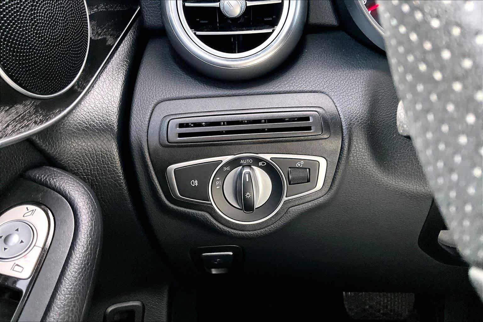 Used 2018 Black Mercedes-Benz GLC 300 image 34