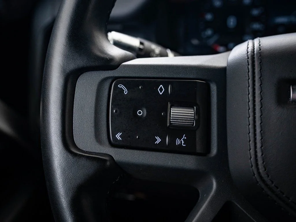 Used 2021 Fuji White Land Rover X-Dynamic HSE image 24