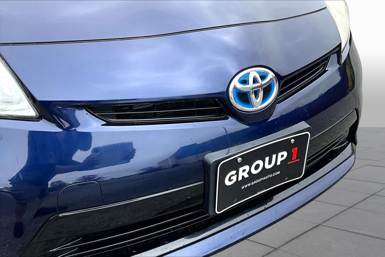 Used 2013 Nautical Blue Metallic Toyota Two image 31