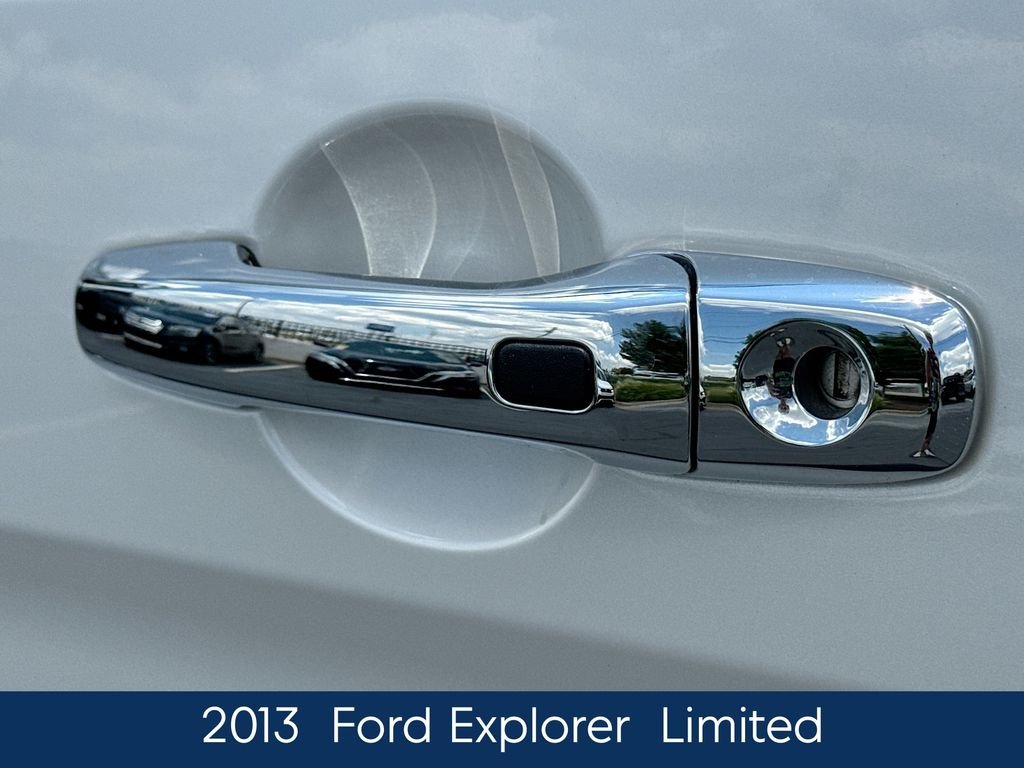 Used 2013 White Ford Limited image 14