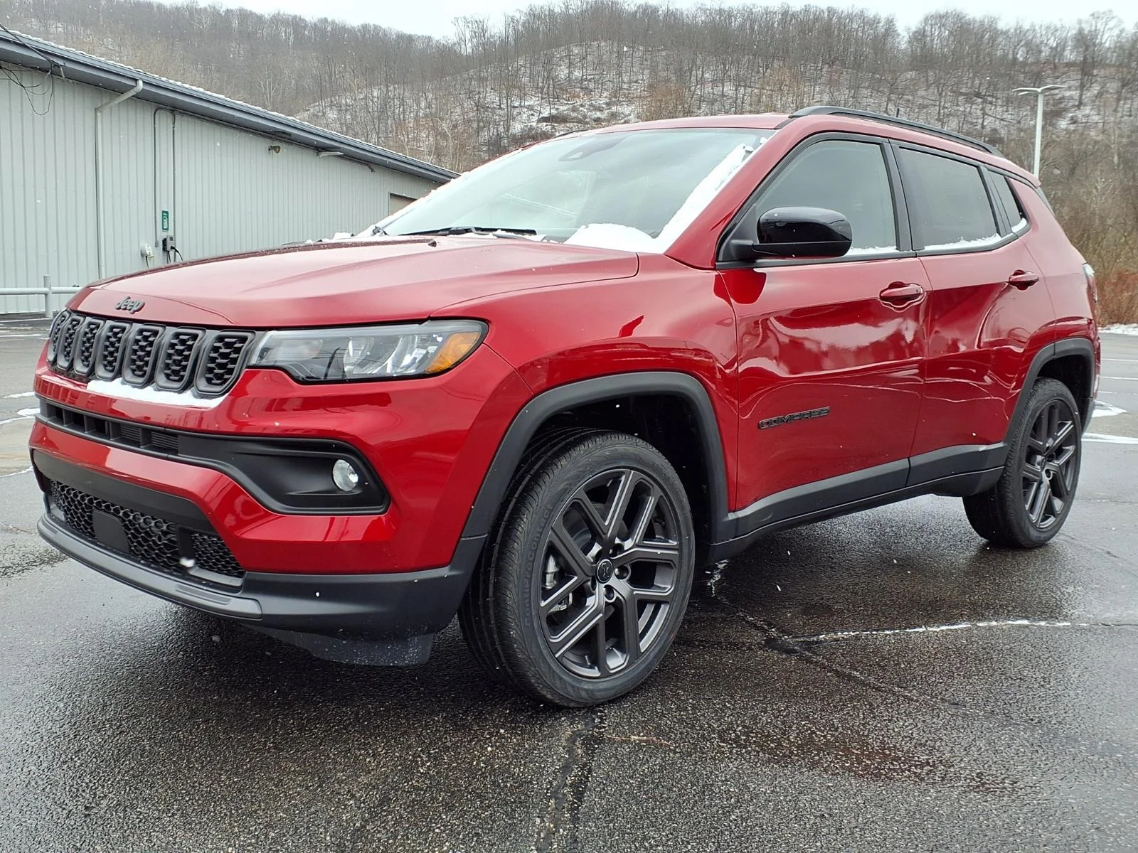 New 2026 Red Hot Pearl-Coat Exterior Paint Jeep Latitude image 2