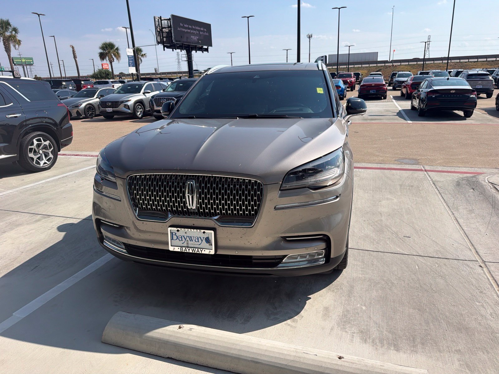 Used 2021 Iced Mocha Lincoln Reserve image 2