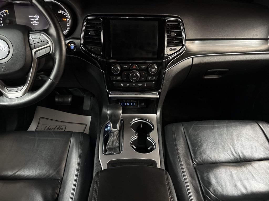 Used 2019 Crystal Metallic Jeep Limited image 26