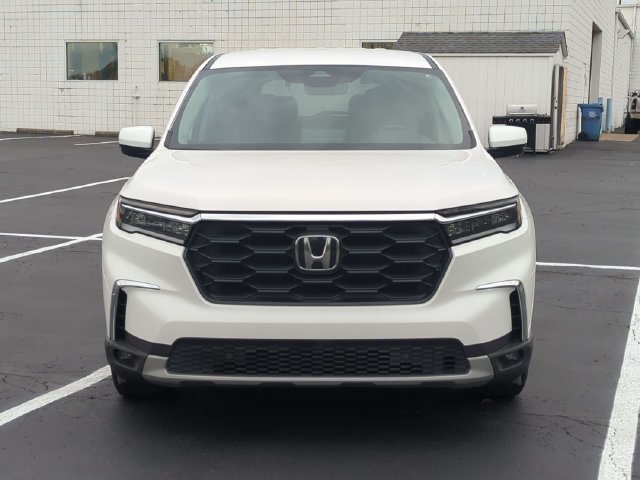 Certified Used 2023 Platinum White Pearl Honda EX-L image 3