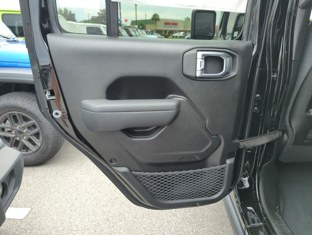 New 2026 Black Clear-Coat Exterior Paint Jeep Rubicon image 27