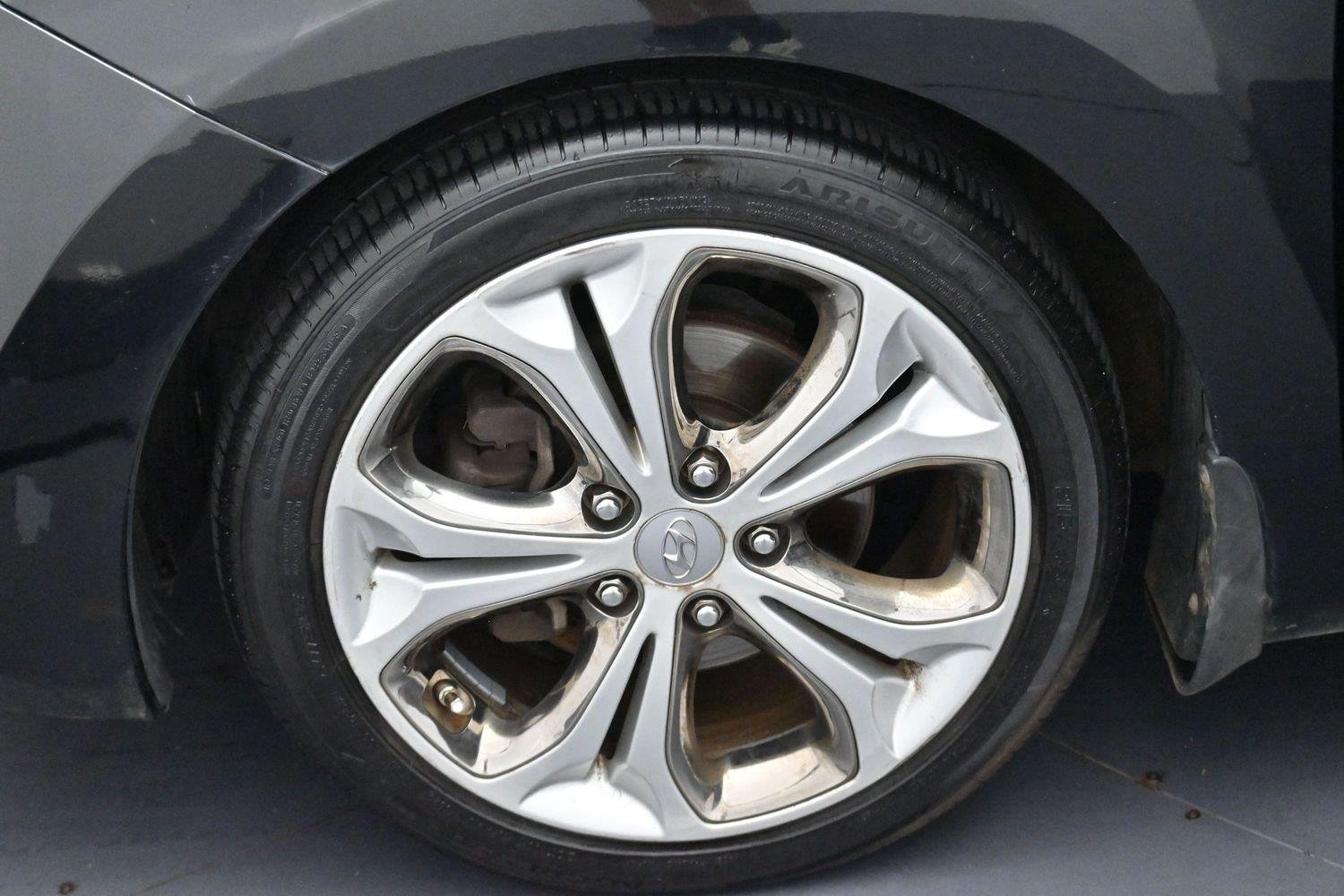 Used 2013 Black Noir Pearl Hyundai 5dr HB Auto PZEV image 34