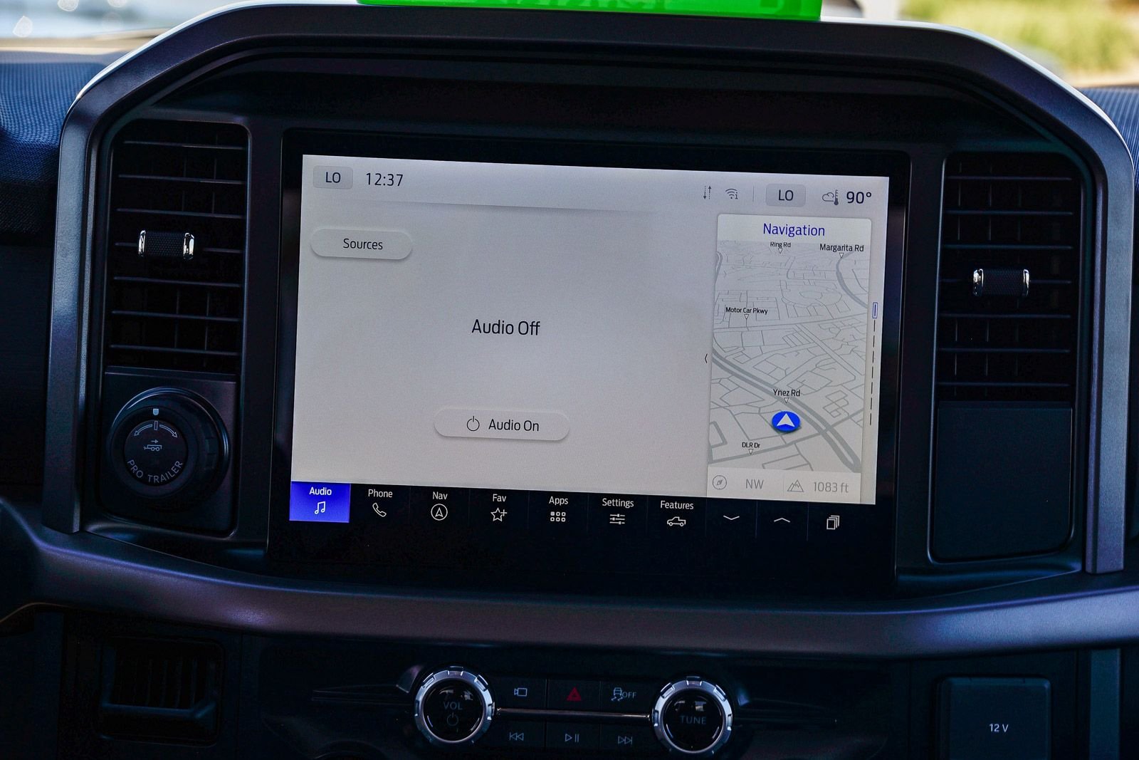 2025 Ford F-150 Lightning XLT - Photo 14