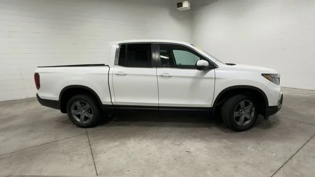 Certified Used 2023 Platinum White Pearl Honda RTL image 4