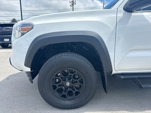 Used 2022 White Toyota SR image 10