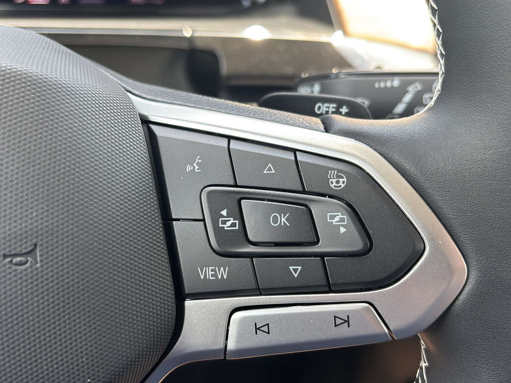 New 2026 Black Volkswagen 2.0T SE w/Technology image 24