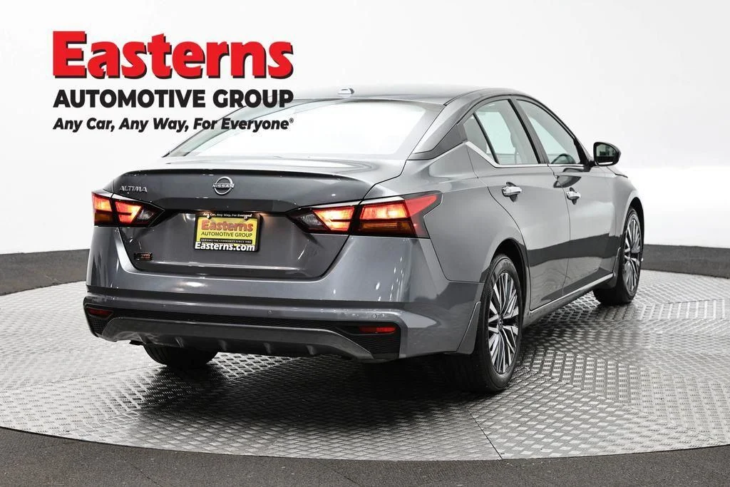 Used 2025 Gray Nissan 2.5 SV image 6