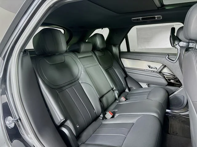 New 2026 Black Land Rover Dynamic SE image 25