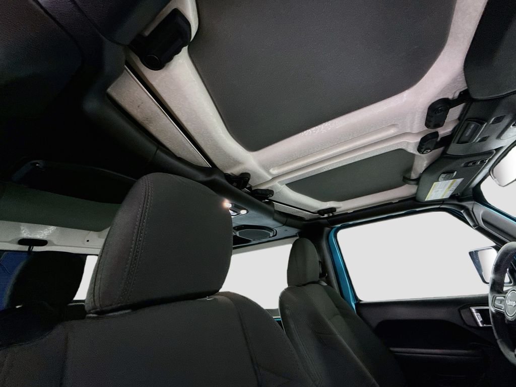 Used 2019 Bikini Pearlcoat Jeep Sport S image 22