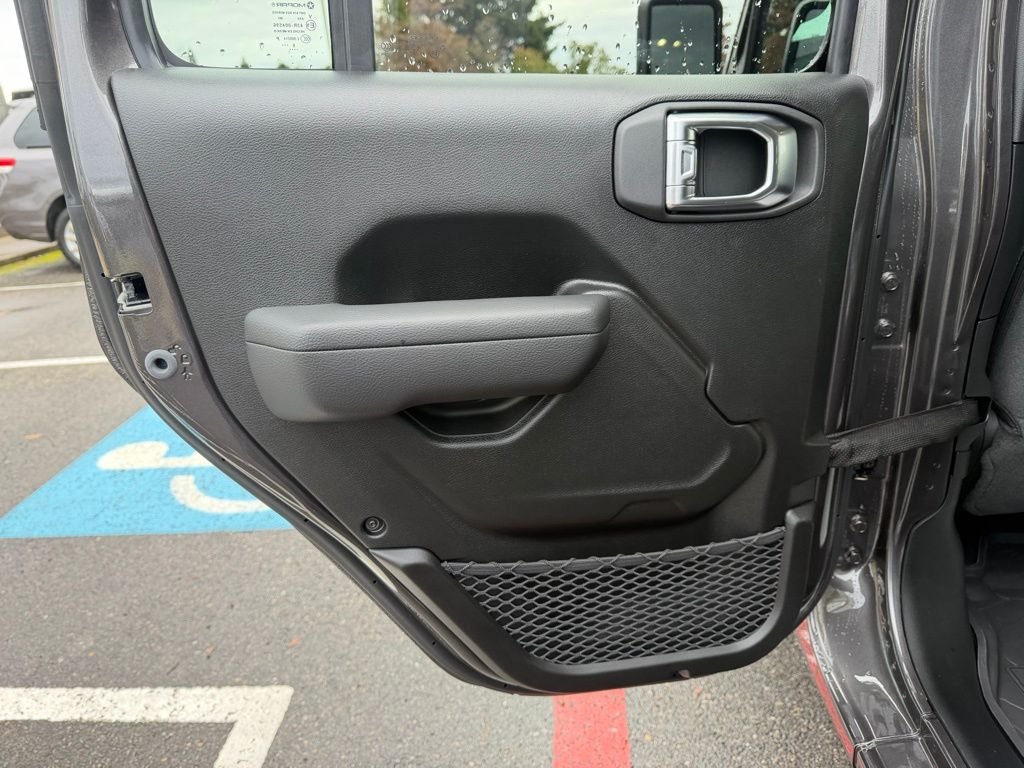 New 2026 Granite Crystal Metallic Clearcoat Jeep Sport image 29
