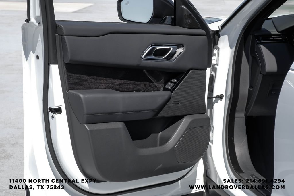 Used 2026 White Land Rover Dynamic SE image 46