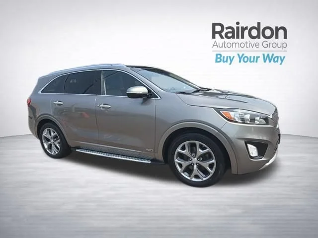 Used 2017 Titanium Silver Kia SX V6 image 1