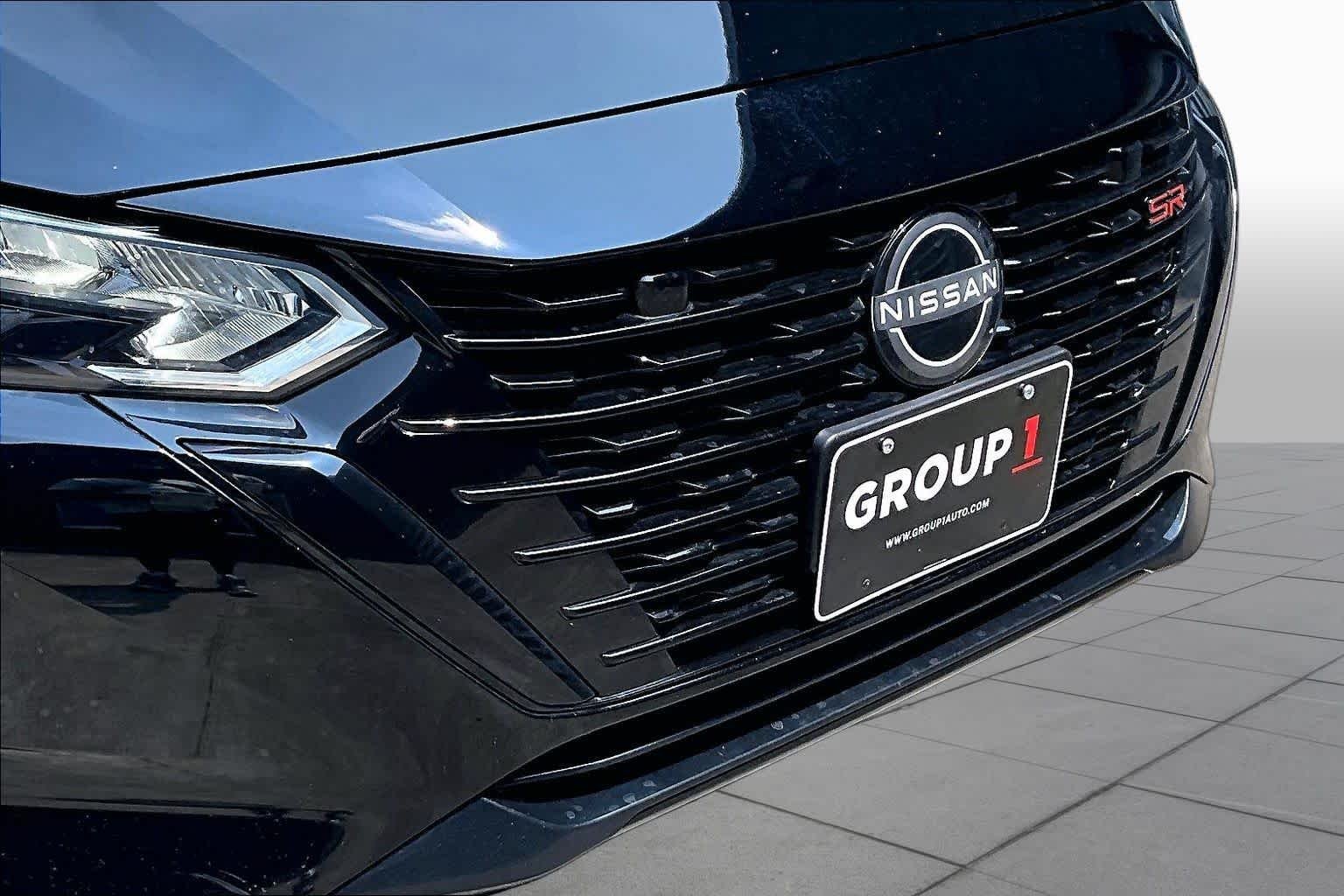 Used 2025 Super Black Nissan SR image 30