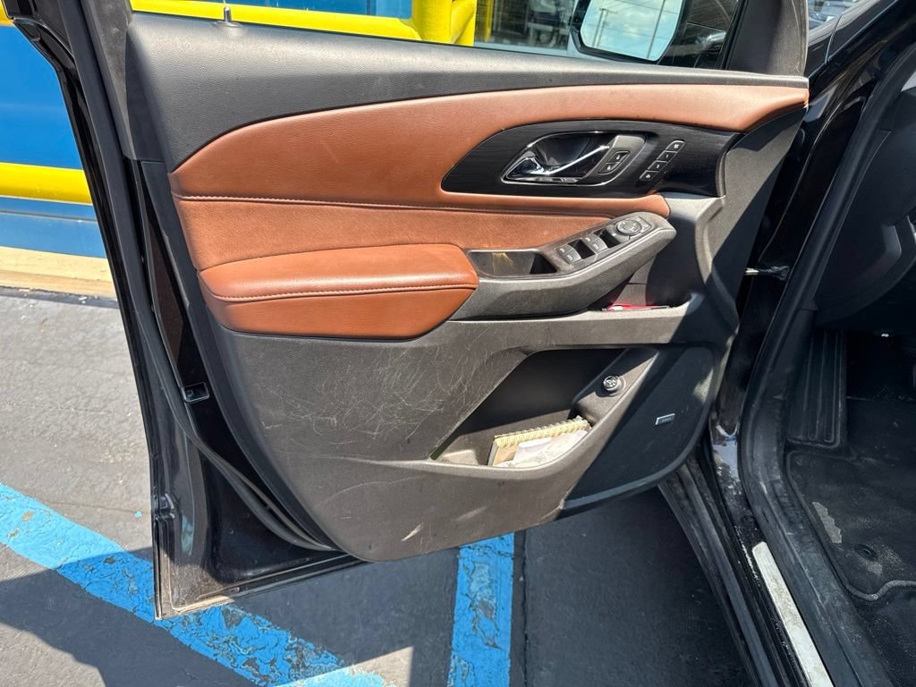 Used 2018 SABLE BROWN METALLIC Chevrolet High Country image 17