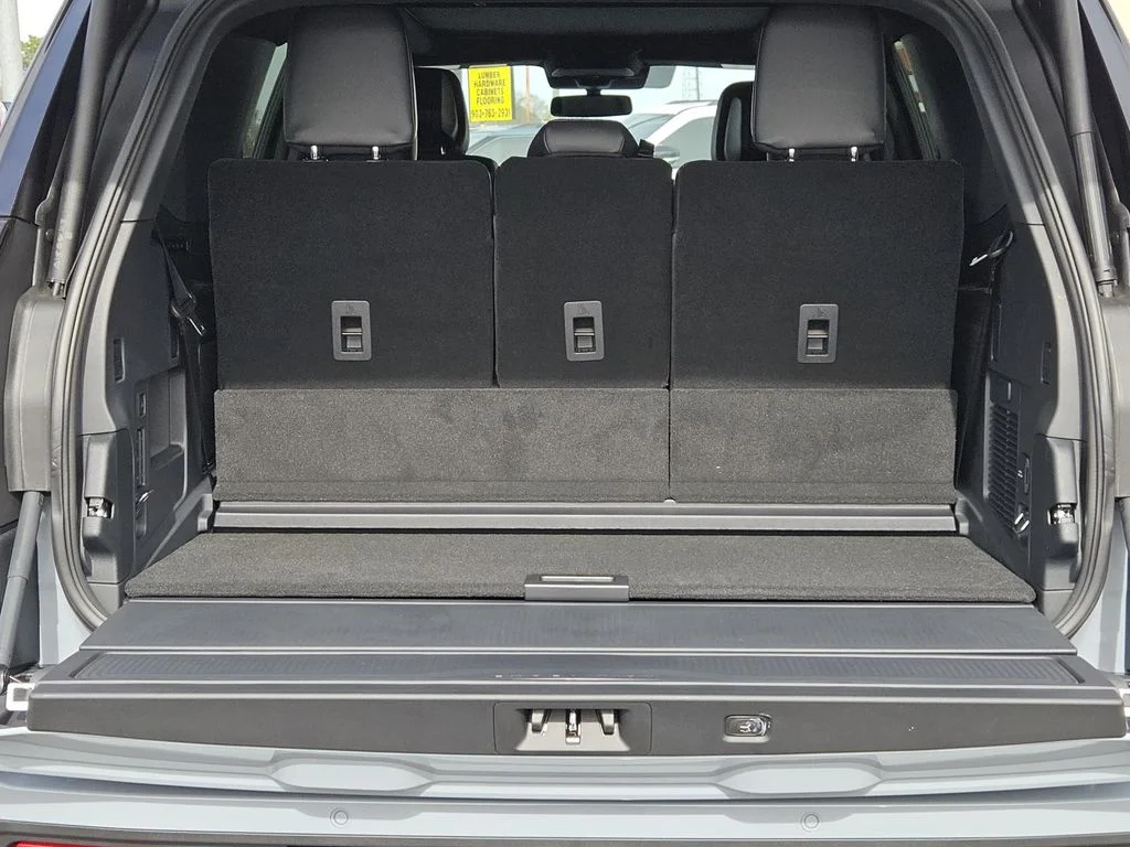 New 2026 Glacier Gray Metallic Tri-Coat Ford Platinum® image 11