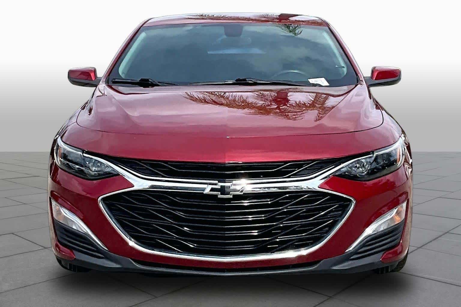Used 2020 Cajun Red Tintcoat Chevrolet RS image 4