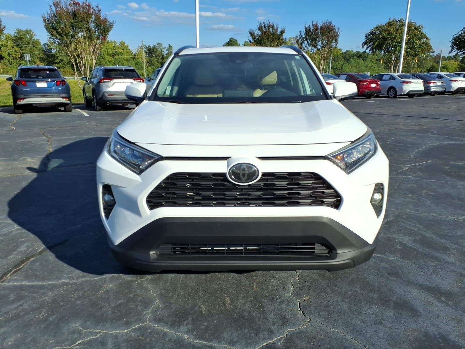 Used 2020 Super White Toyota XLE Premium image 9