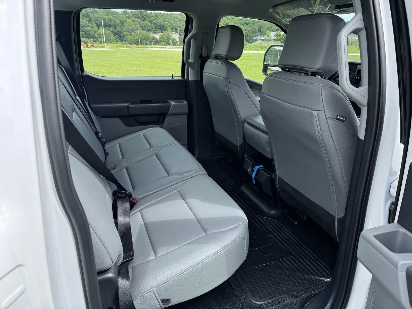 New 2026 Oxford White Ford XL image 12