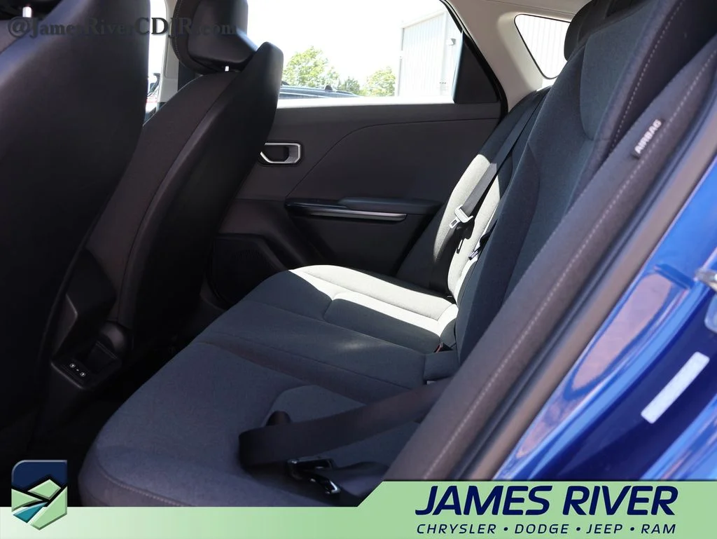 Used 2025 Blue Kia LXS image 17