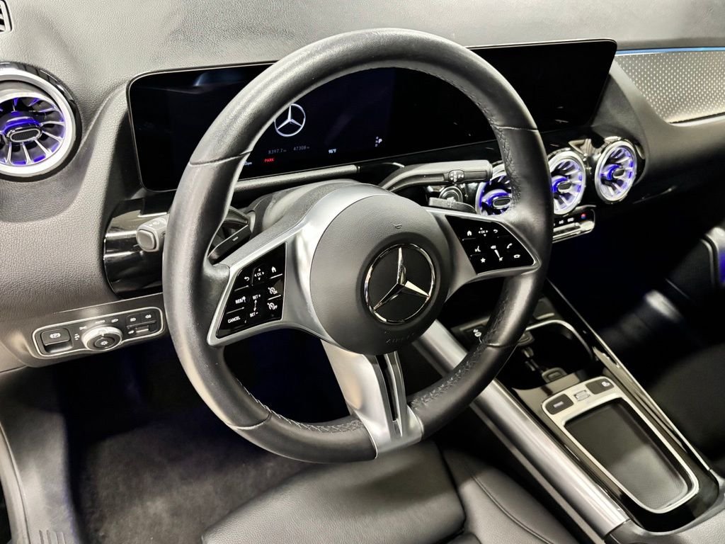 Used 2025 Black Mercedes-Benz GLA 250 image 17