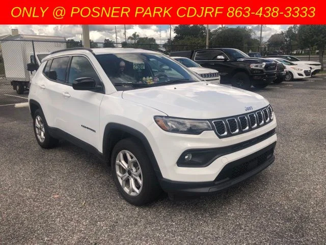 Used 2025 White Jeep Latitude image 1